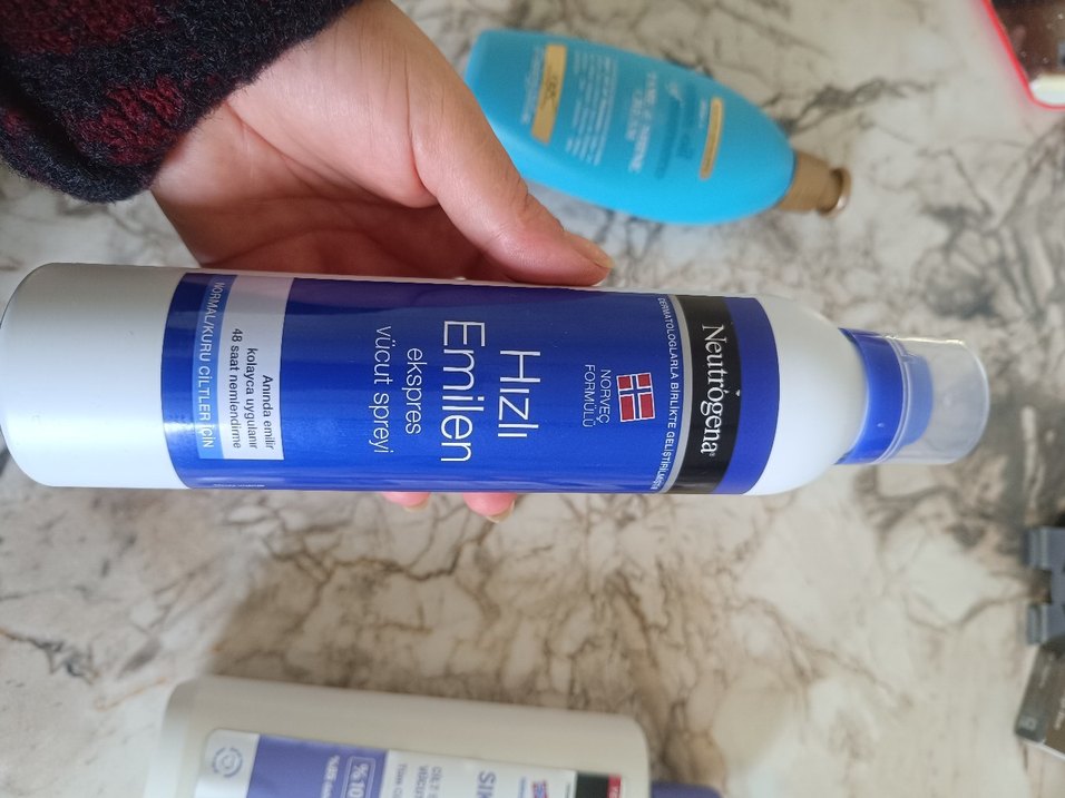 Neutrogena 6 li  Vücut Bakım Seti - Görsel 3